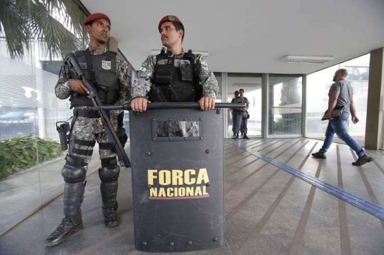 Paralisação deve atingir 75 instituições federais; MEC não descarta novos cortes