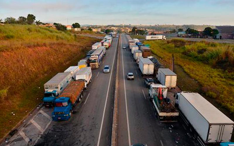 Caminhoneiros ameaçam nova paralisação