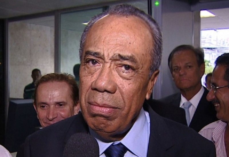 x-governador de Sergipe João Alves Filho sofre parada cardíaca e é internado