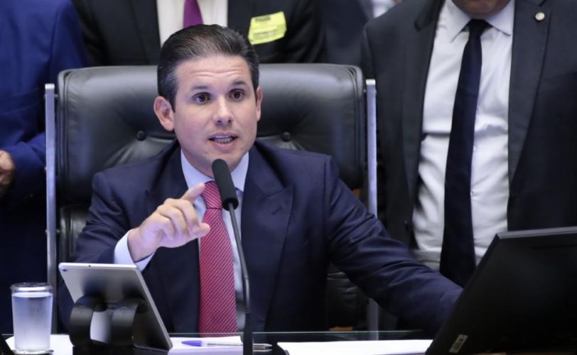 Hugo aciona STF e pede respeito à decisão de deputados sobre Ramagem 