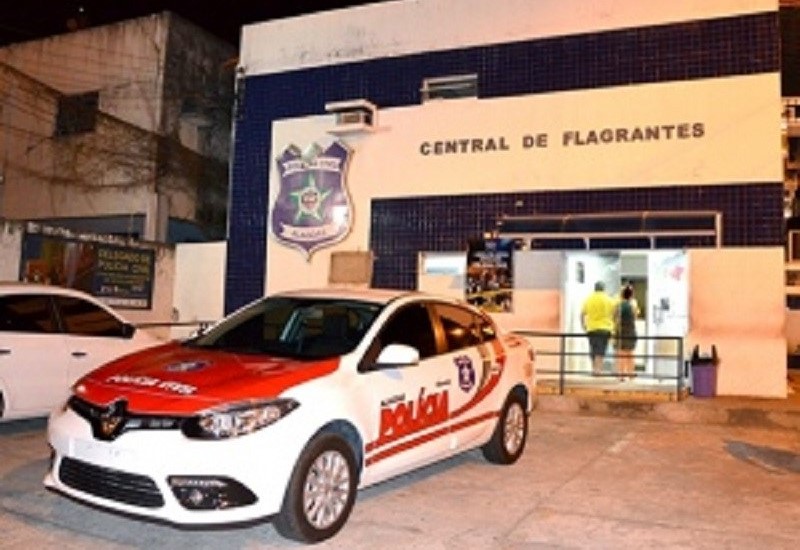 Suspeito foi encaminhado à Central de Flagrantes I