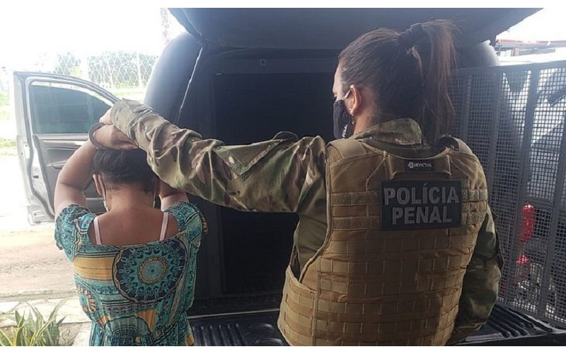 Mulher é presa tentando entrar com maconha no Presídio Cyridião Durval