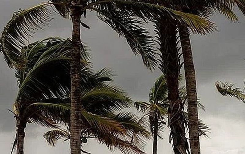 Pancadas de chuva podem provocar alagamentos em áreas com deficiência de drenagem urbana.