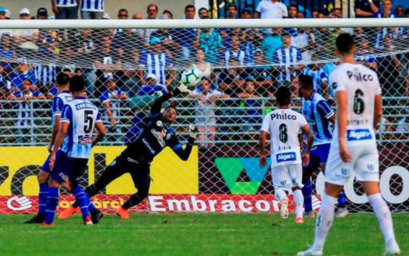 Jordi brilha, CSA desperdiça chances e empata sem gols com o Santos no Rei Pelé