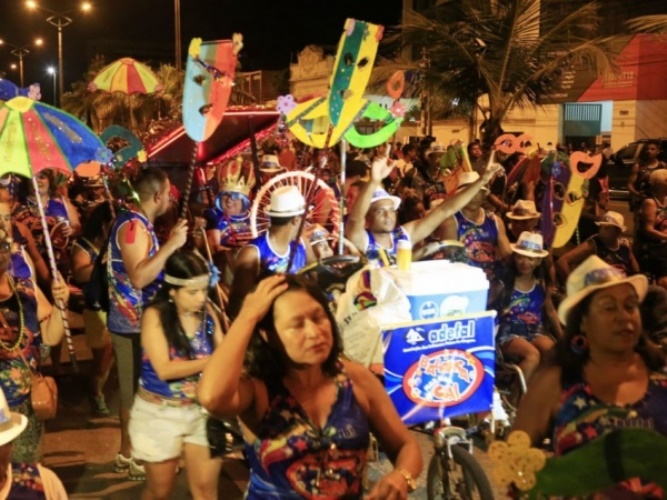 Prévia de Carnaval agita a noite no bairro do Jaraguá