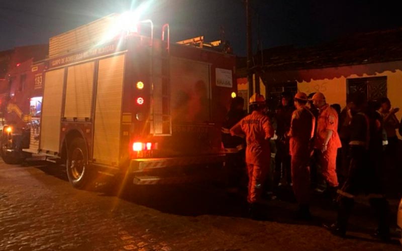 Adolescente foi detido acusado de atear fogo em residência na Pajuçara