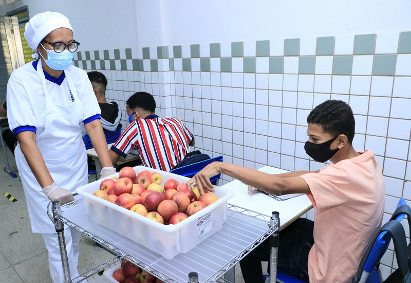 Governo triplica repasse para a merenda da rede estadual no retorno às aulas presenciais em Alagoas