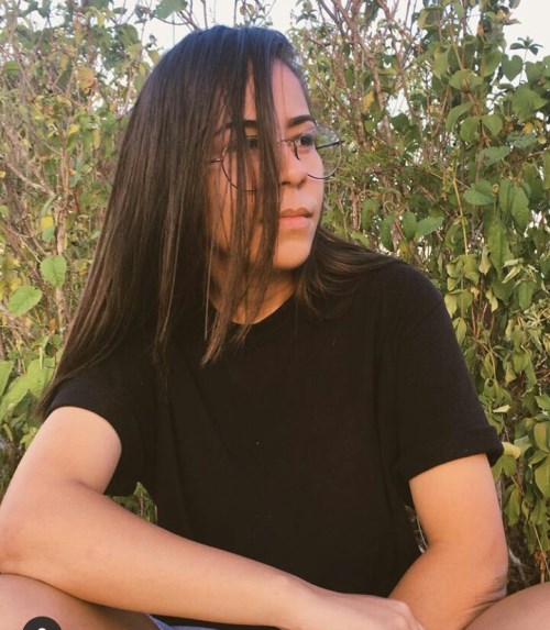 Jovem conhecida como Karine, no Instagram é identificada como 'kaah_bertinni_' 