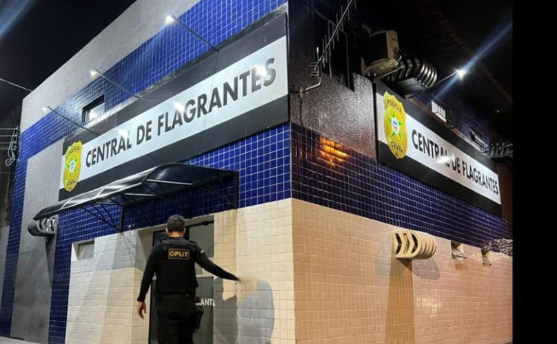 Suspeito foi detido e conduzido à Central de Flagrantes, onde foi autuado