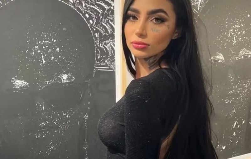 Ana Bárbara Buhr Buldrini morreu, aos 31 anos, após passar por cirurgias de lipoaspiração, mamoplastia e rinoplastia.