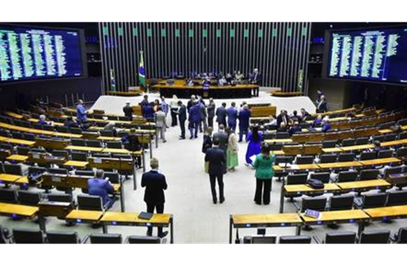 Texto foi aprovado em comissão na quinta-feira