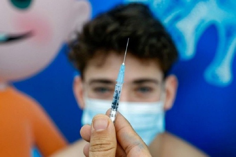 Maceió vacina adolescentes de 13 anos de H a N contra Covid-19